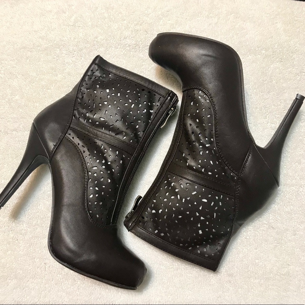 Vegan Cut Out Heeled Ankle Boots  5.5 Jelly Pop